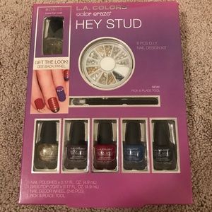 ☃️Nail Kits Set of 2🎉